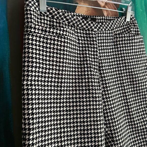 H&M Black and White Houndstooth Cropped Pants 6 - Picture 9 of 16